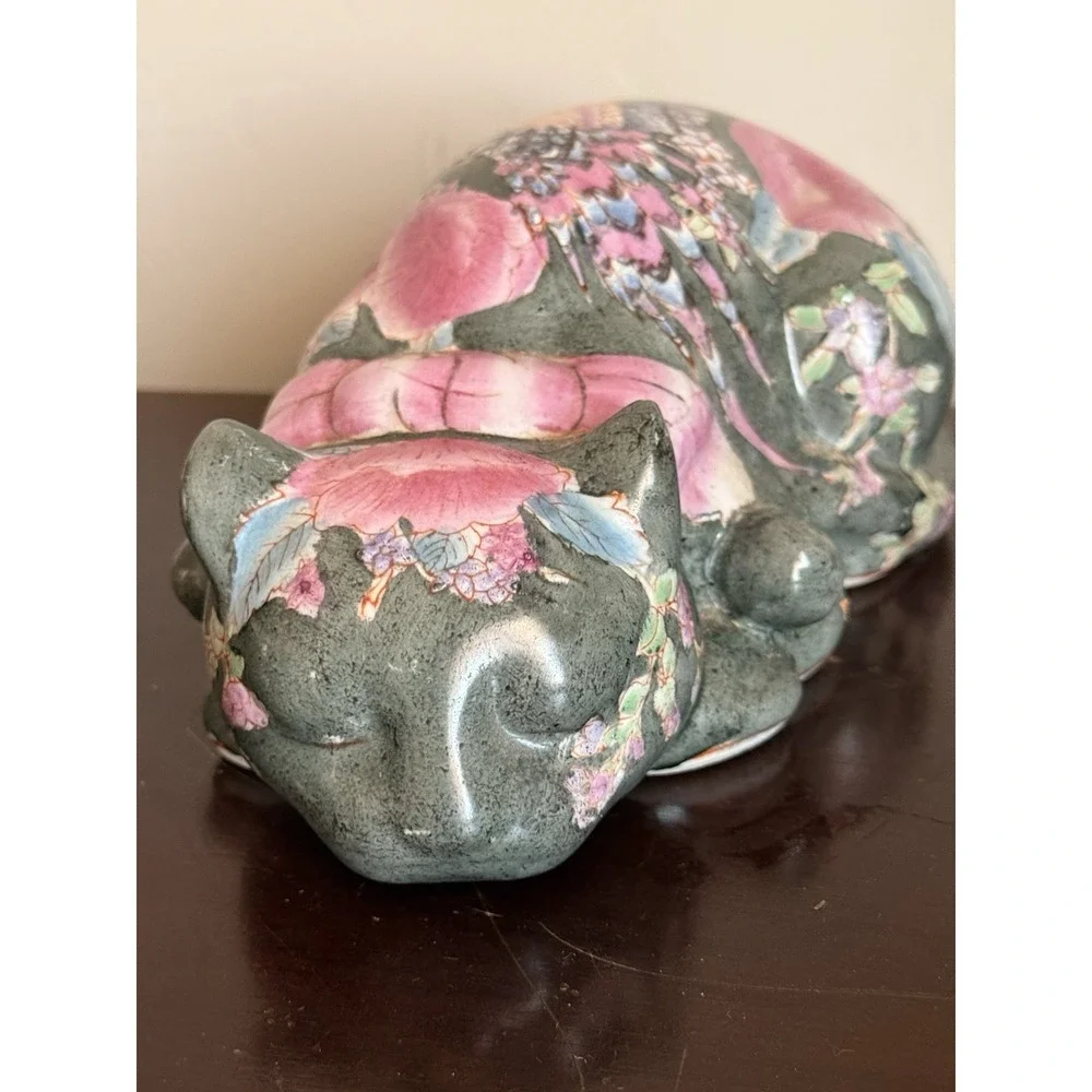 Vintage Asian Sleeping Cat 9.5